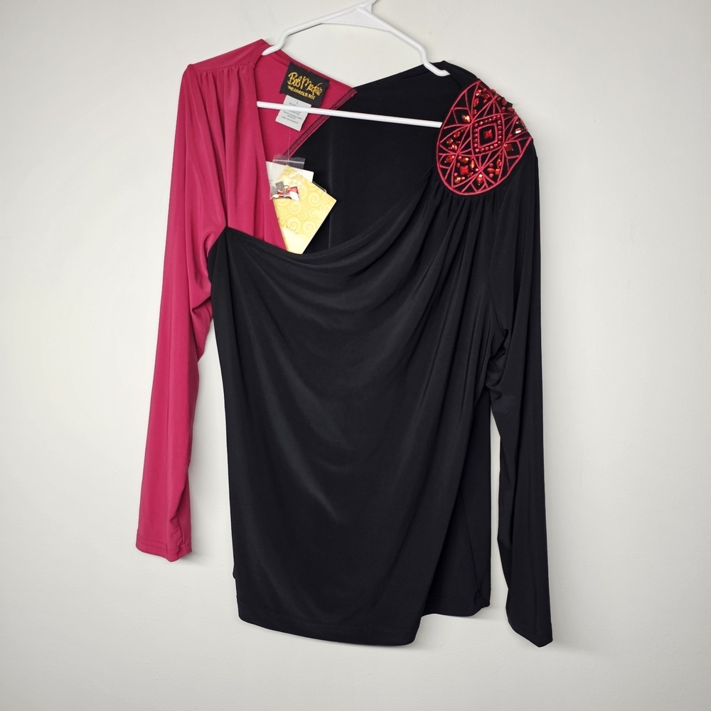 NWT BOB MACKIE WEARABLE ART Womens Large Rhinestone Red Black Stretch Top Blouse